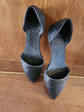 Black Pointed Native Jefferson Rubber Flats -  Women- Size 9